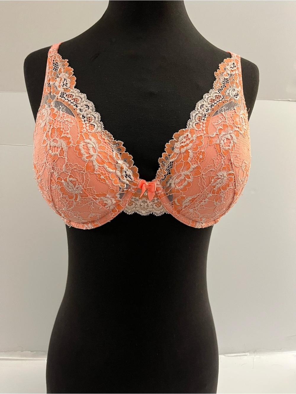Victoria's Secret Coral and Ivory Lace Underwire Bra
